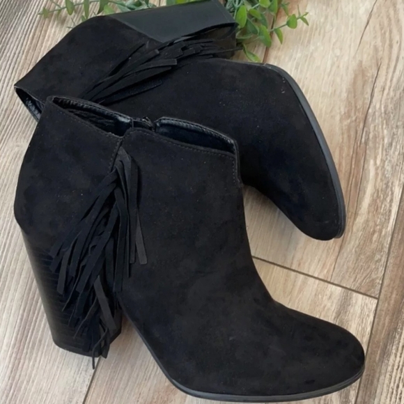 Booties - Picture 3 of 6